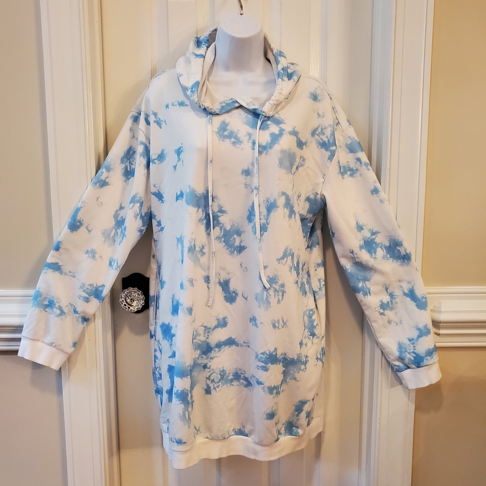 Oversized Blue & White Cloud Tie Dye Hoodie – Aesthetic XL Loungewear